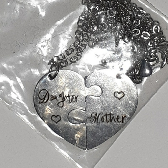 Unbranded Jewelry - Daughter Mother Necklace